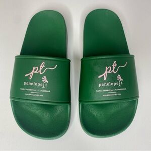 Green Penelope T Boutique Size 37 Slides in Excellent Condition